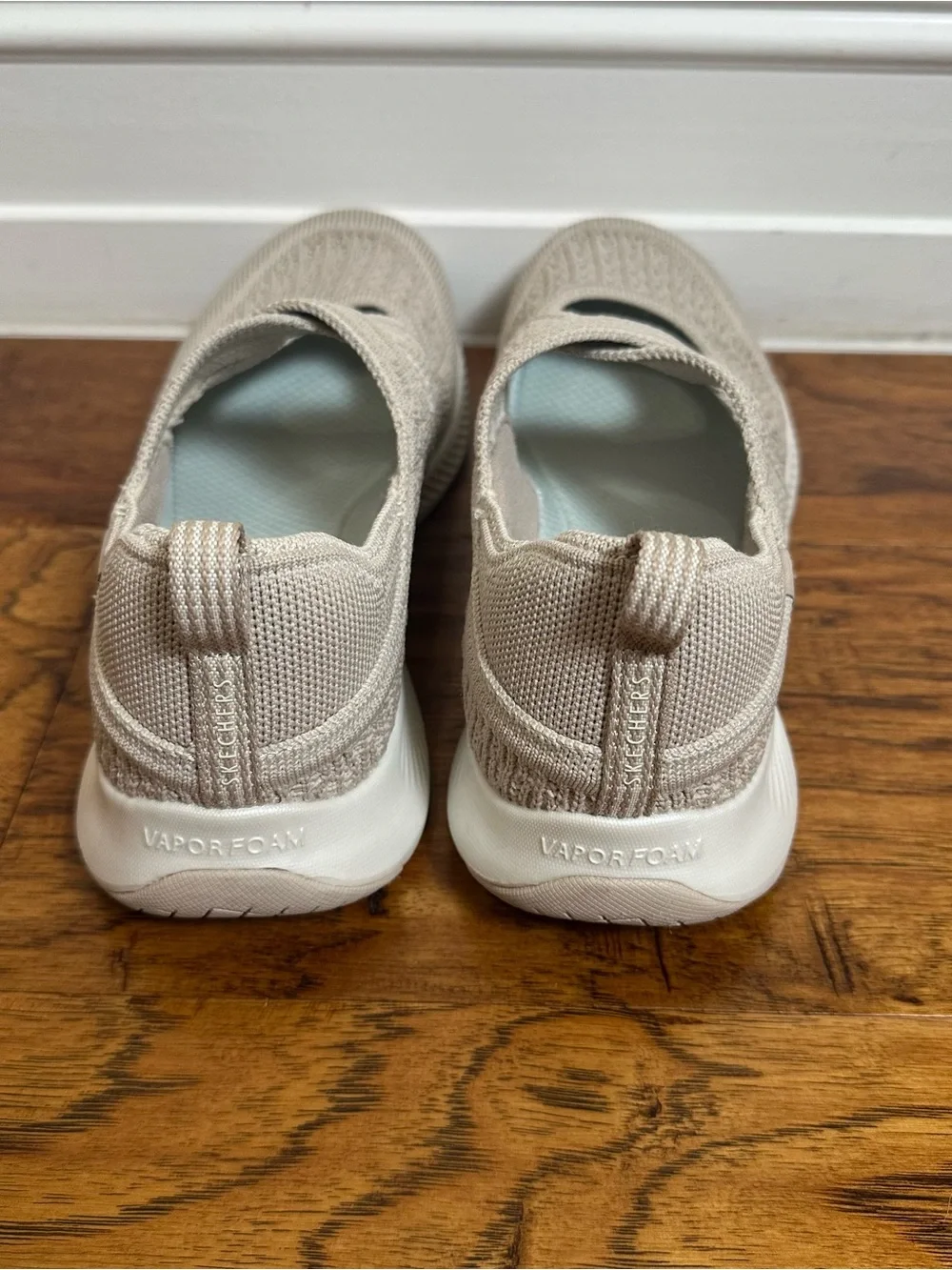 Skechers Vapor Foam Move Aster Slip-On Sneaker Size 9